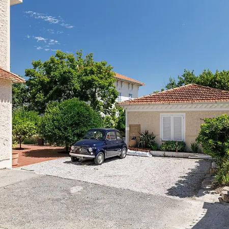 Duplex With View On The Cap D'antibes Antibes