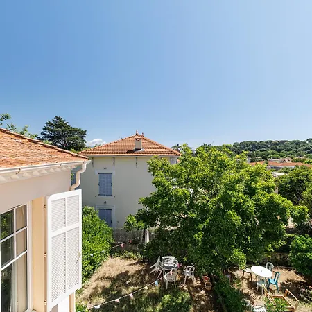 Duplex With View On The Cap D'antibes 아파트
