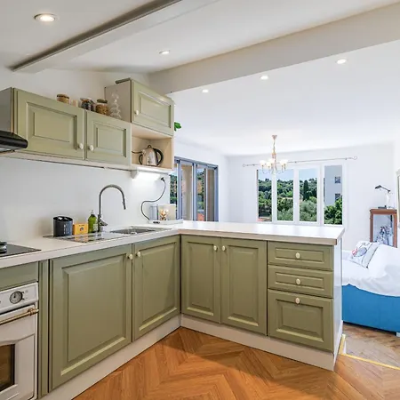 Duplex With View On The Cap D'antibes 앙티브