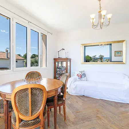 아파트 Duplex With View On The Cap D'antibes 앙티브