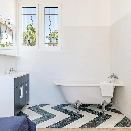 Duplex With View On The Cap D'antibes 앙티브