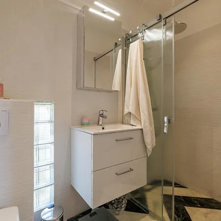 Duplex With View On The Cap D'antibes * 앙티브